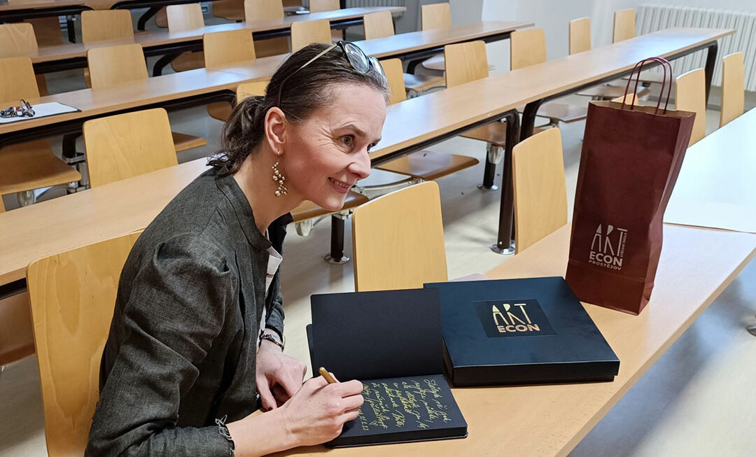 Workshop s českou módní návrhářkou Ladou Vyvialovou Tomečkovou a paní Štěpánkou Fischer
