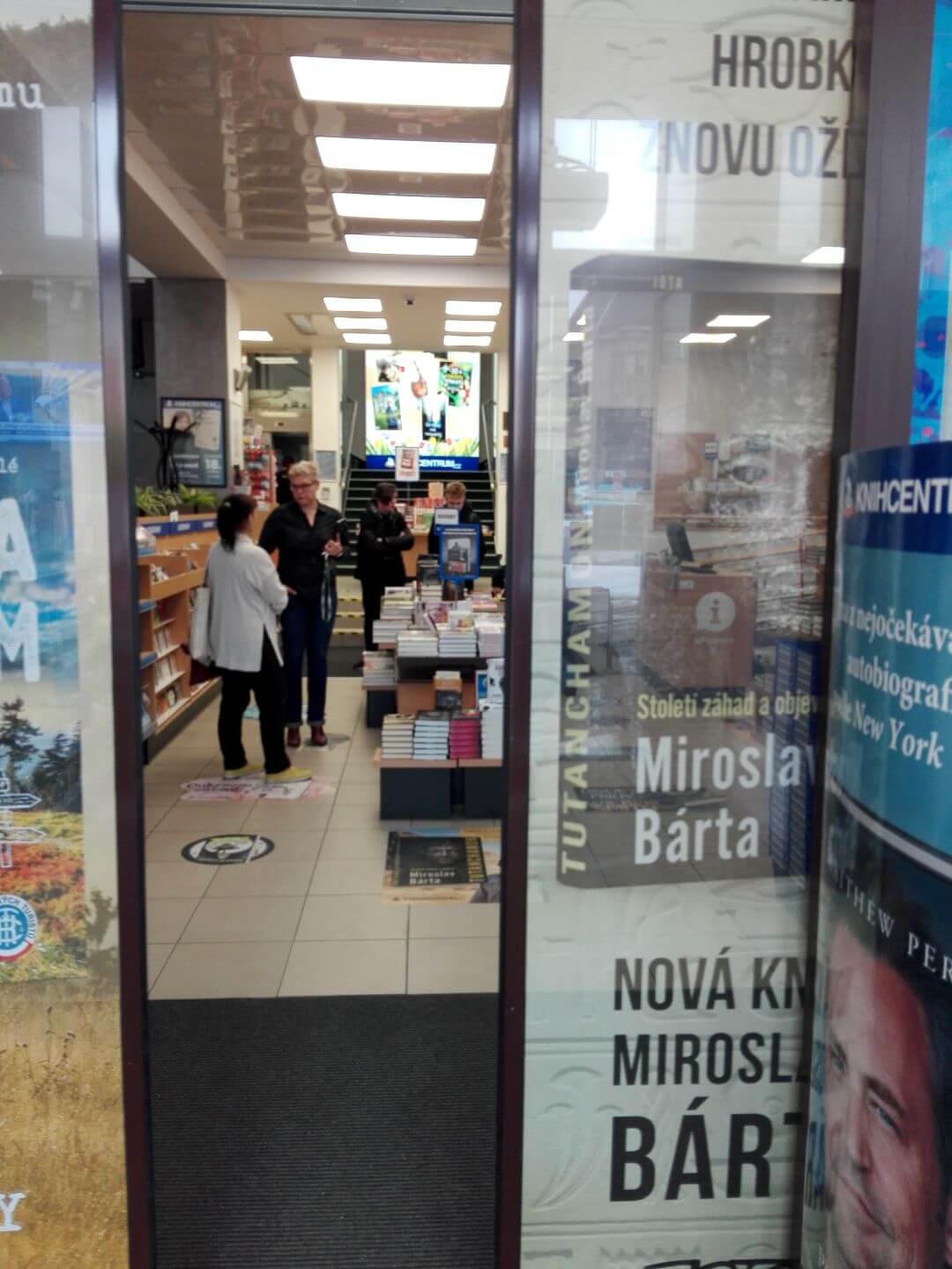 KNIHCENTRUM.cz a BOOKLOGISTICS s.r.o.